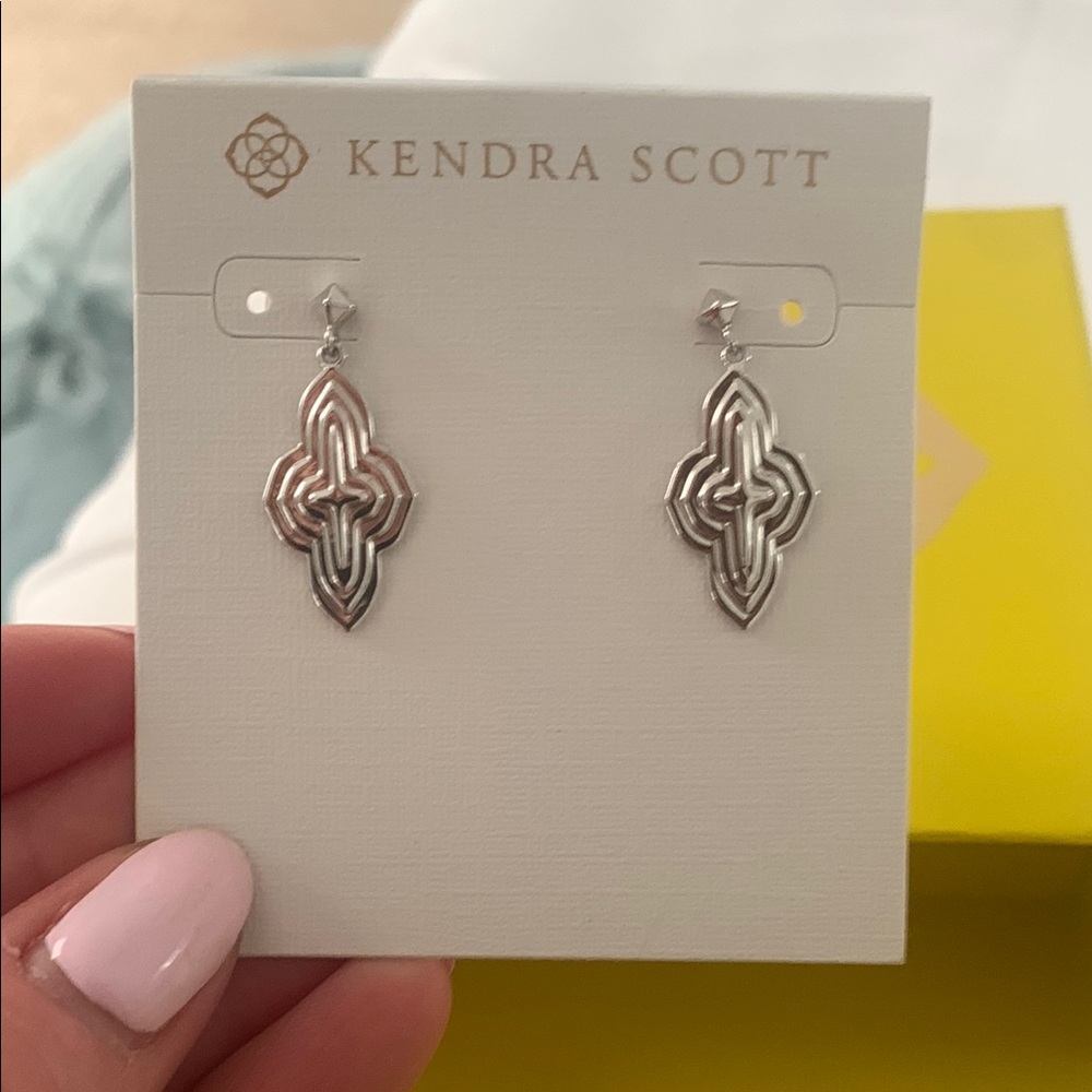 NWT Kendra Scott Abbie Earrings